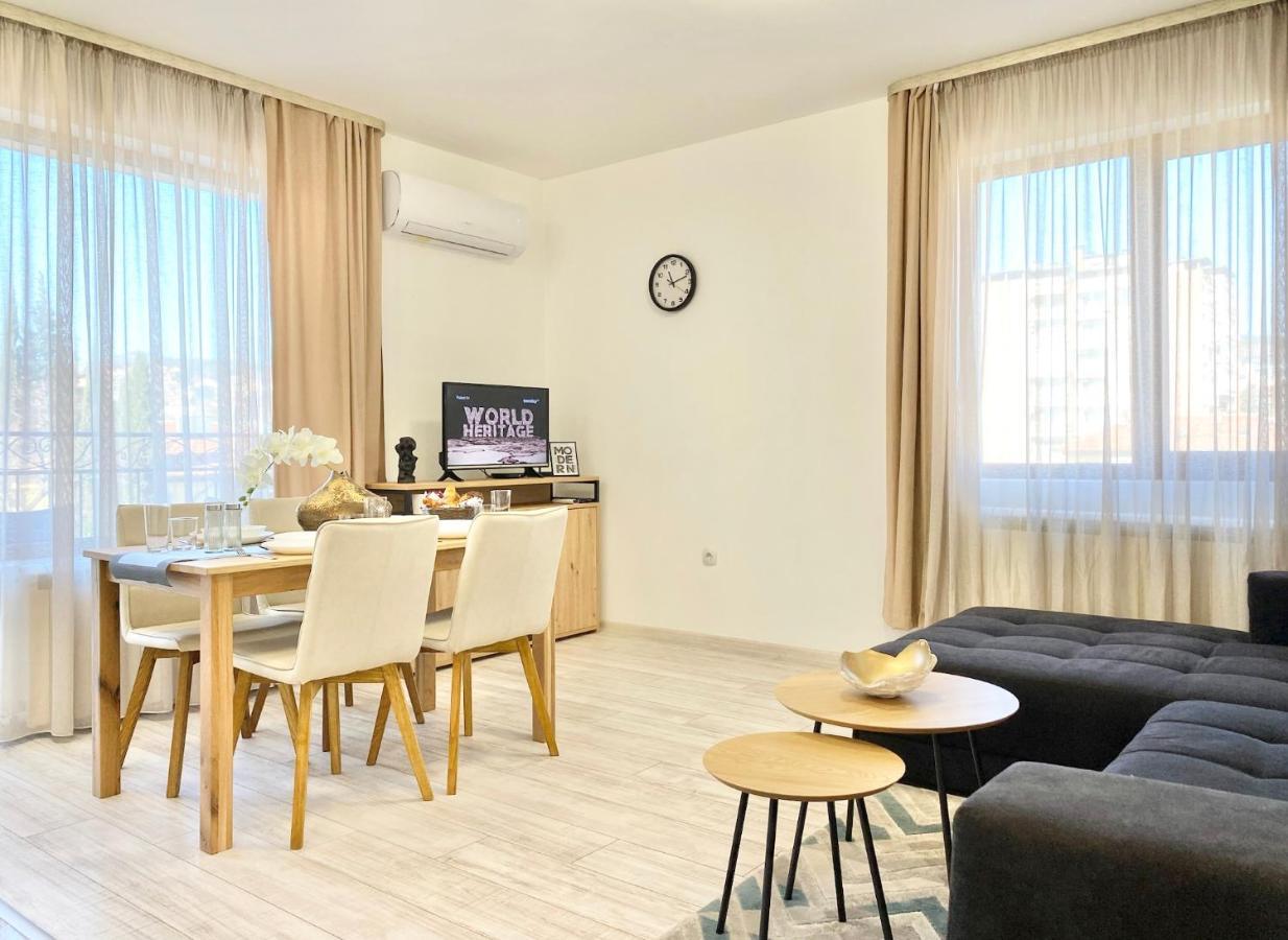 Central Apartment For 4 Guests Next To State Opera Eski Zağra Dış mekan fotoğraf