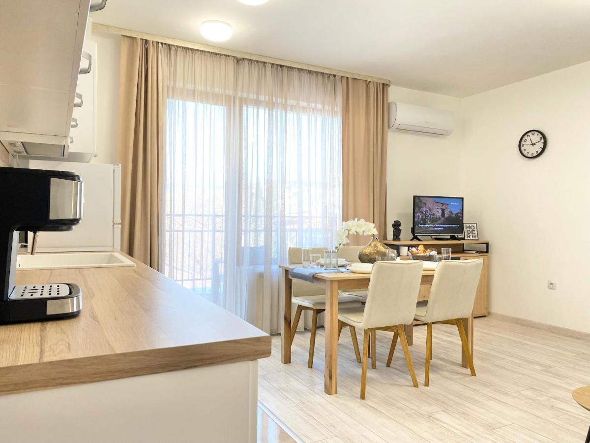 Central Apartment For 4 Guests Next To State Opera Eski Zağra Dış mekan fotoğraf