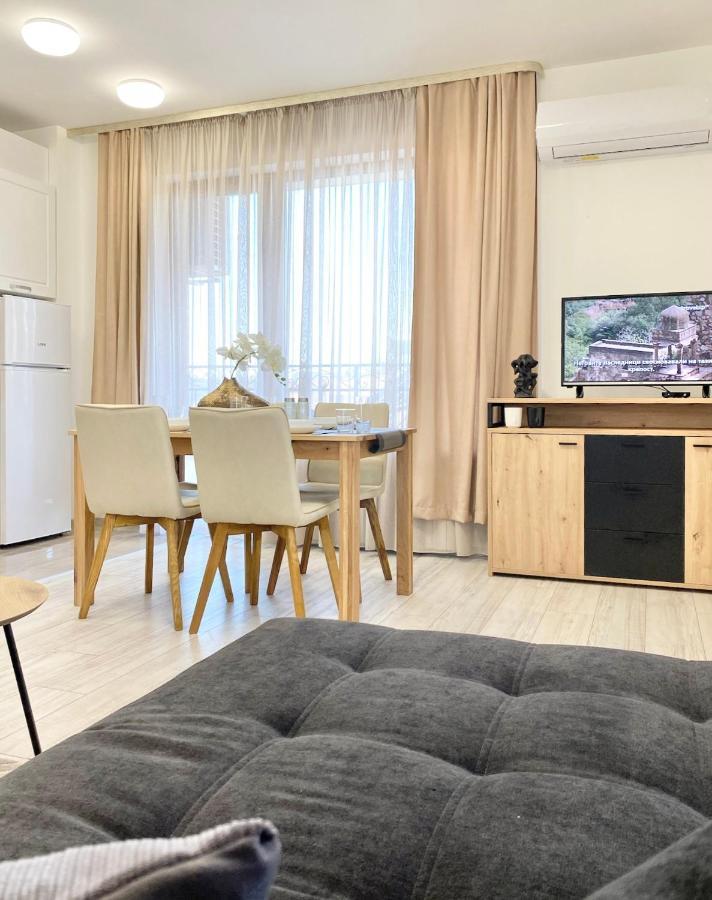 Central Apartment For 4 Guests Next To State Opera Eski Zağra Dış mekan fotoğraf